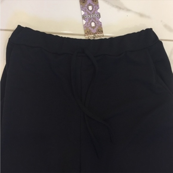 New Boohoo Black Sweatpants - Picture 4 of 5